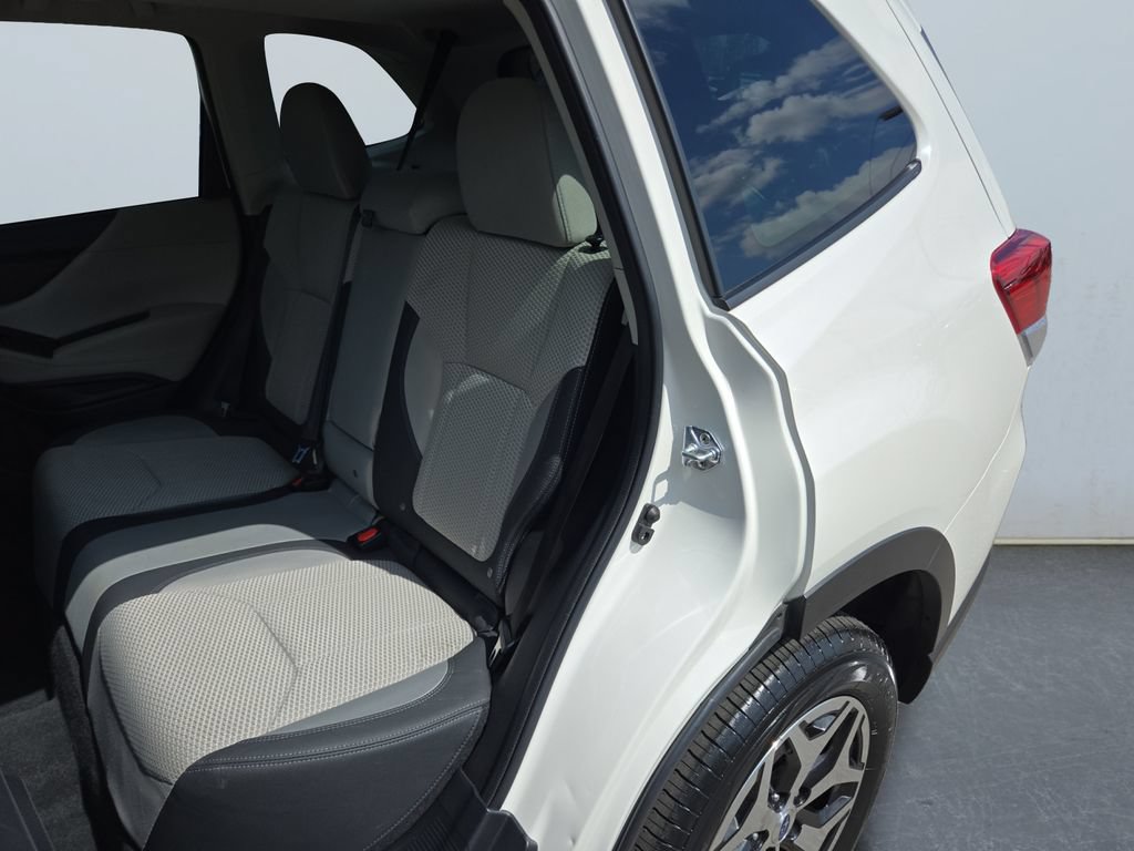 Certified 2023 Subaru Forester Premium AWD/4WD image 13