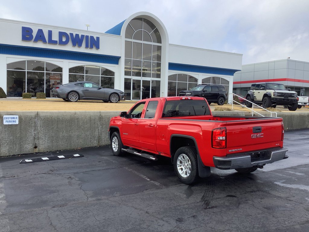 Used 2017 GMC Sierra 1500 SLE w/ SLE Value Package image 5