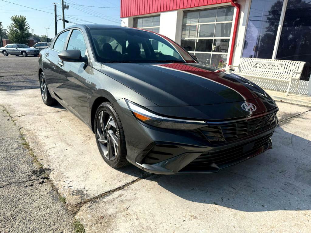 Used 2024 Hyundai Elantra SEL w/ Convenience Package image 14