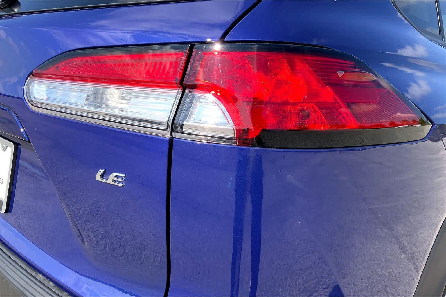 Certified 2025 Toyota Corolla Cross LE FWD image 30