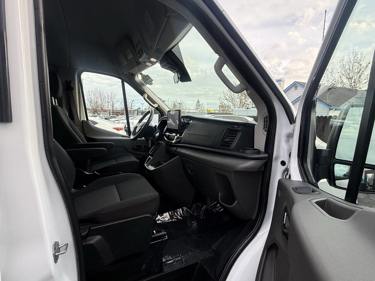 Used 2023 Ford Transit 350 XLT image 21