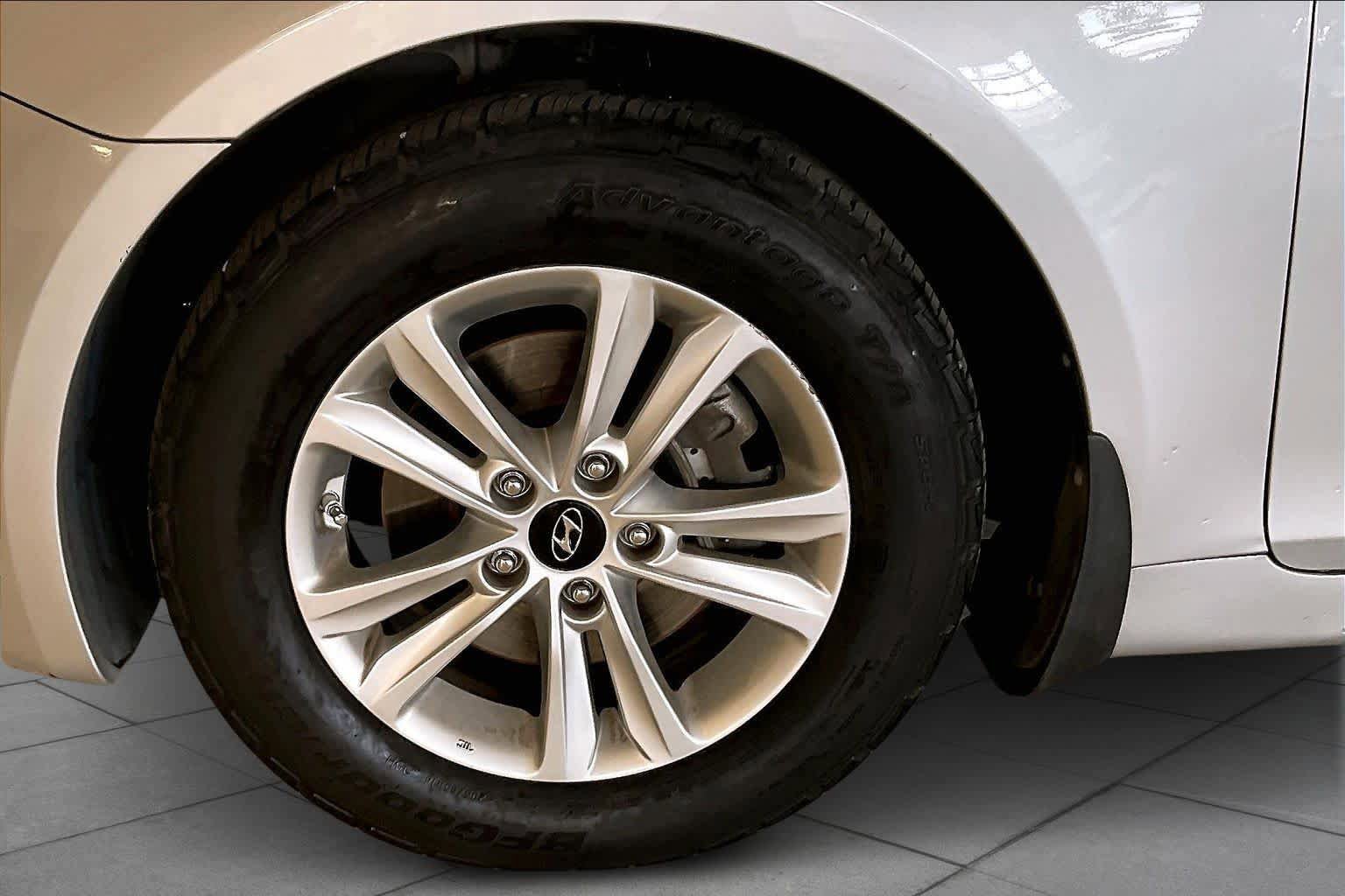 Used 2013 Hyundai Sonata GLS w/ Popular Equipment Pkg FWD image 10