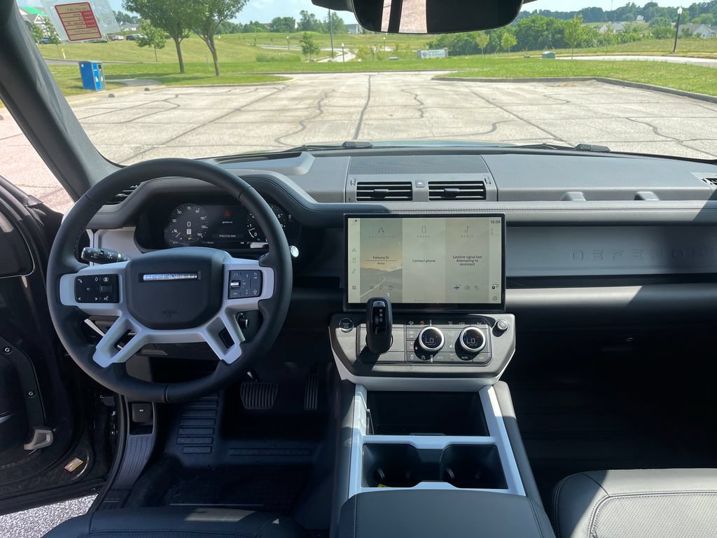 New 2026 Land Rover Defender 110 X-Dynamic SE AWD/4WD image 12