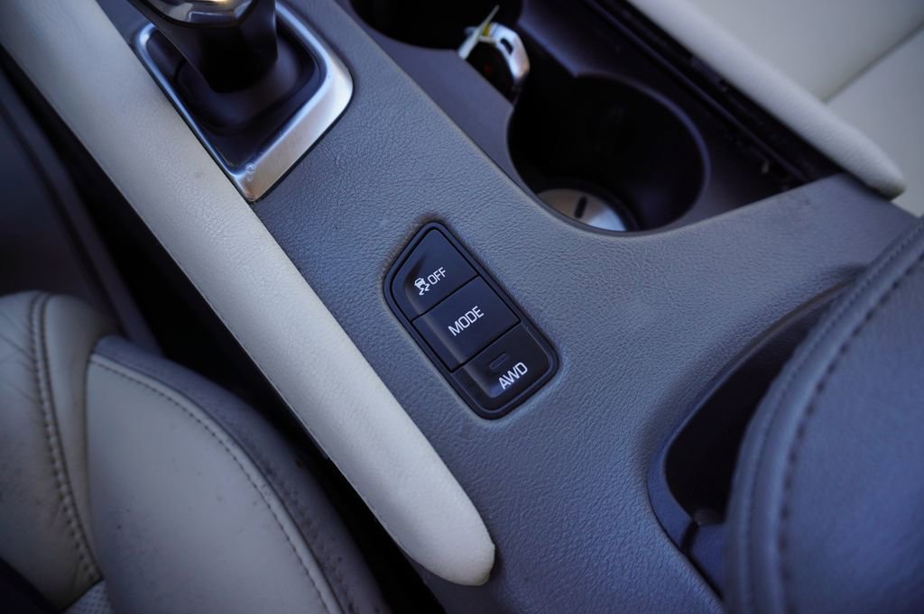 Used 2018 Cadillac XT5 Luxury w/ LPO, Sport Package image 18