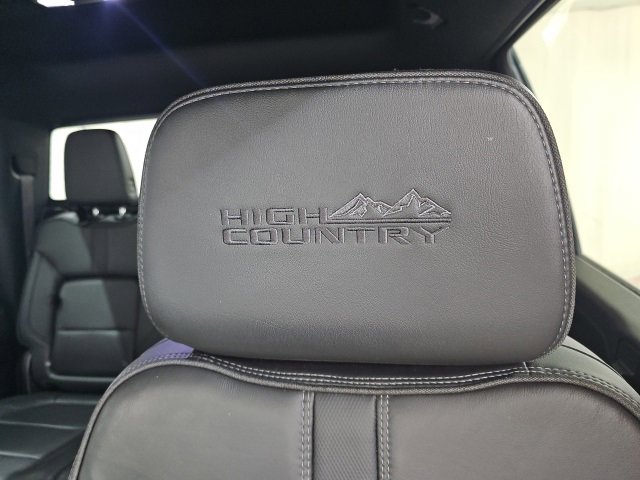 Used 2022 Chevrolet Silverado 2500 High Country image 17