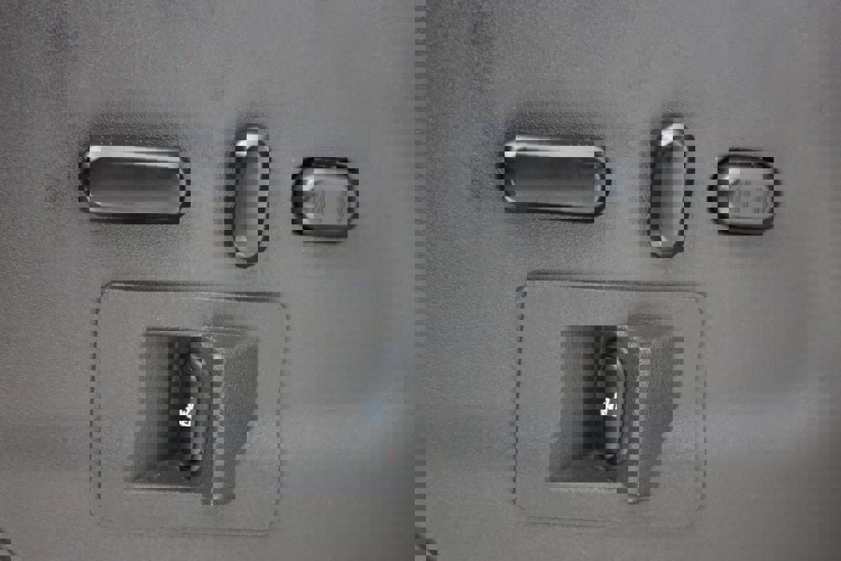 Used 2019 Ford Transit 150 XLT image 8