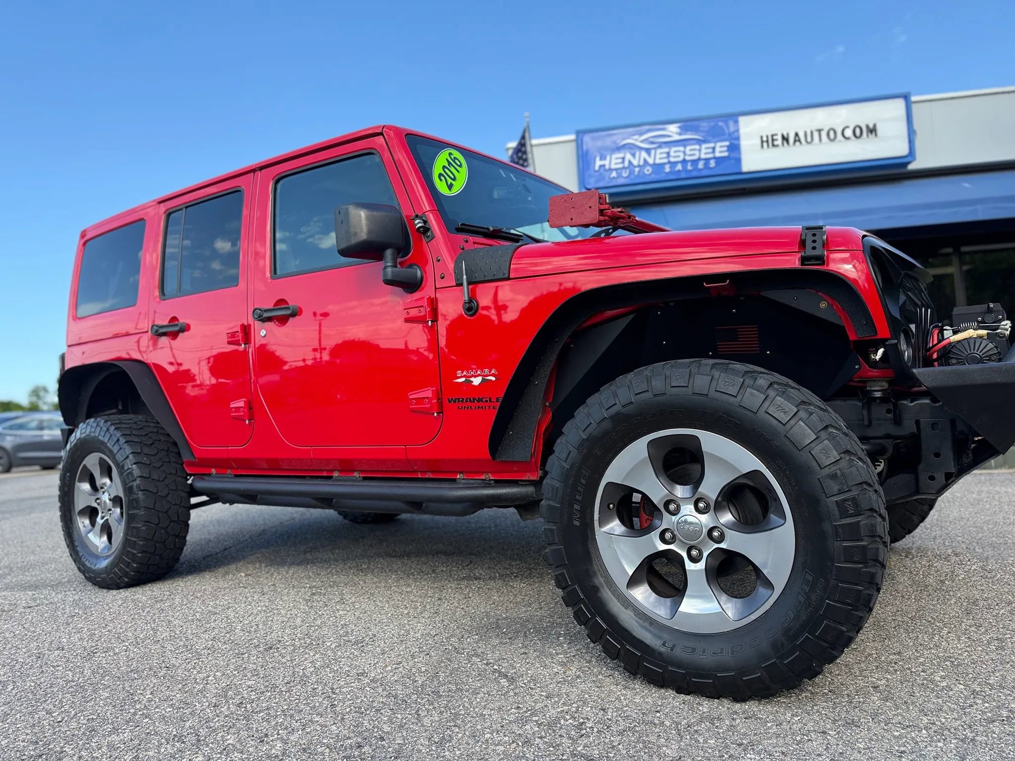 Used 2016 Jeep Wrangler Unlimited Sahara w/ Connectivity Group AWD/4WD image 14