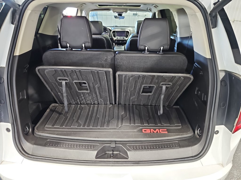 Used 2020 GMC Acadia Denali w/ LPO, Floor Liner Package AWD/4WD image 13