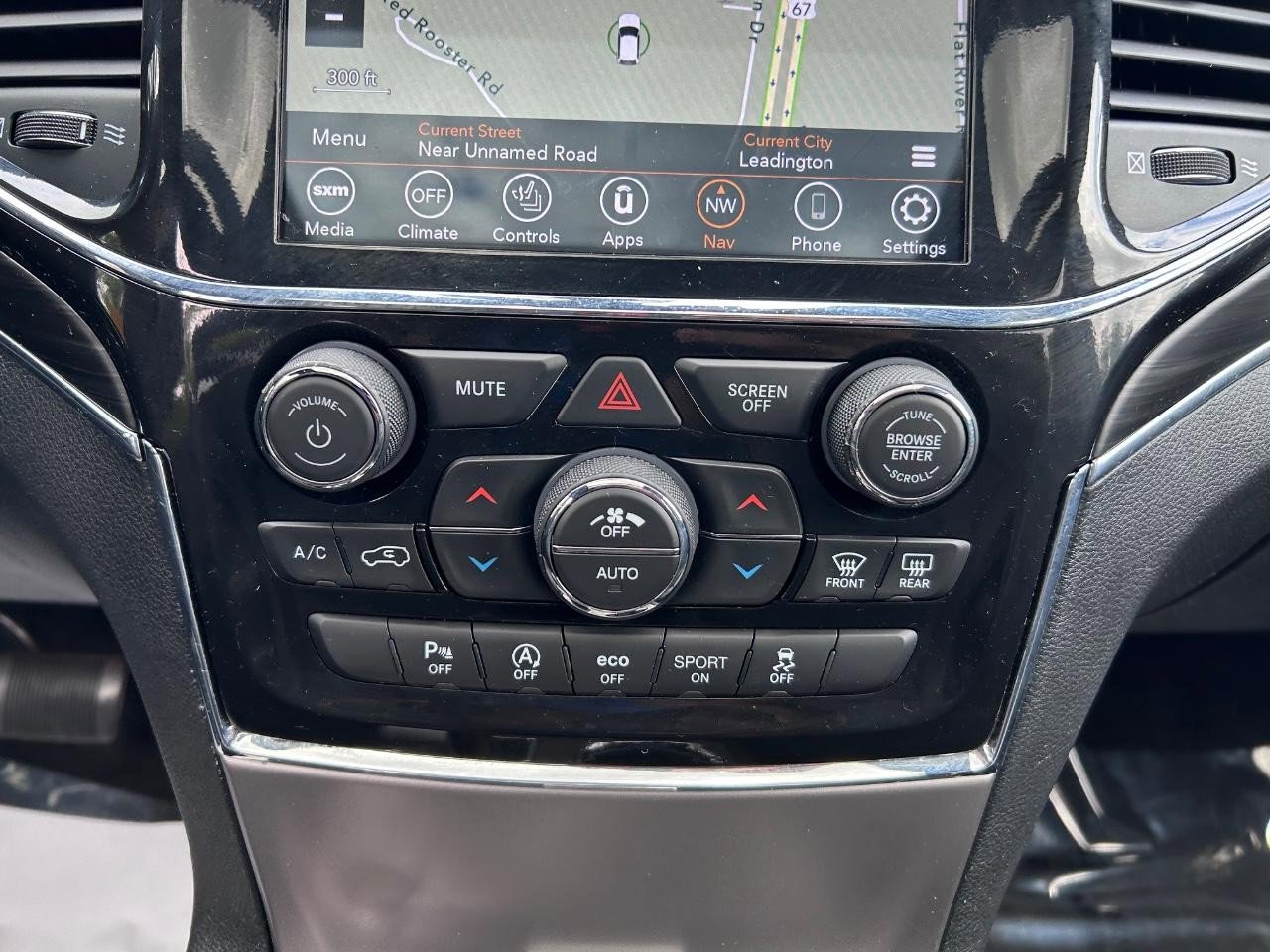 Used 2022 Jeep Grand Cherokee Limited image 17