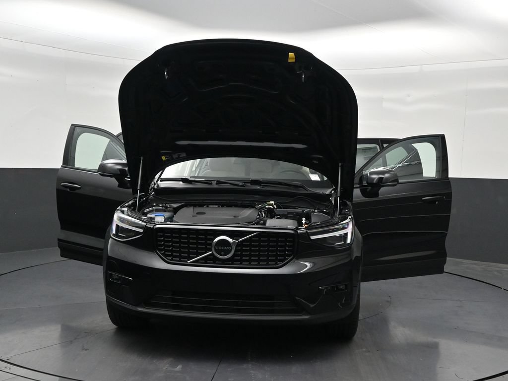 New 2026 Volvo XC40 B5 Plus w/ Protection Package Premier AWD/4WD image 34