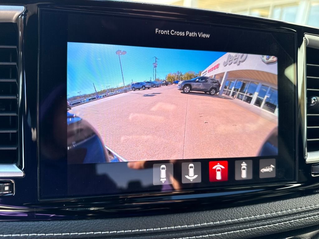 New 2026 Chrysler Pacifica Select image 35