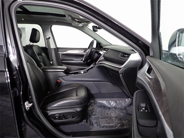 Used 2023 Jeep Grand Cherokee L Limited image 38