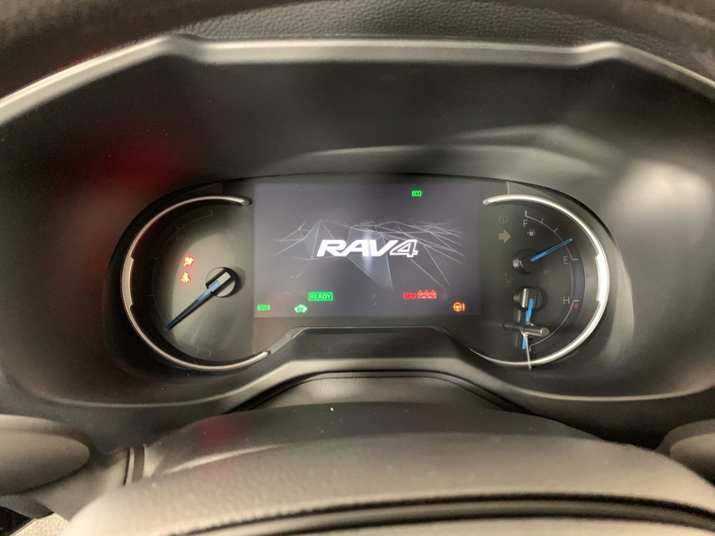 Used 2025 Toyota RAV4 XLE image 18