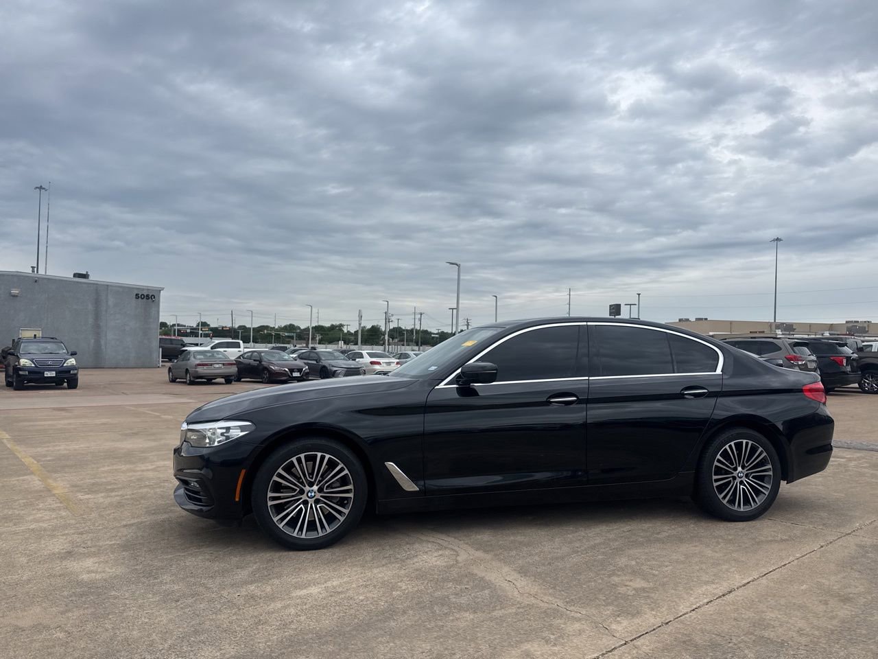 Used 2018 BMW 530i xDrive AWD/4WD image 10