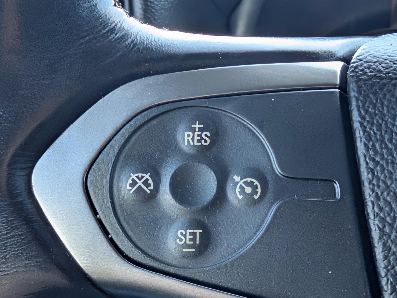 Used 2018 Chevrolet Silverado 1500 LT w/ All Star Edition image 14