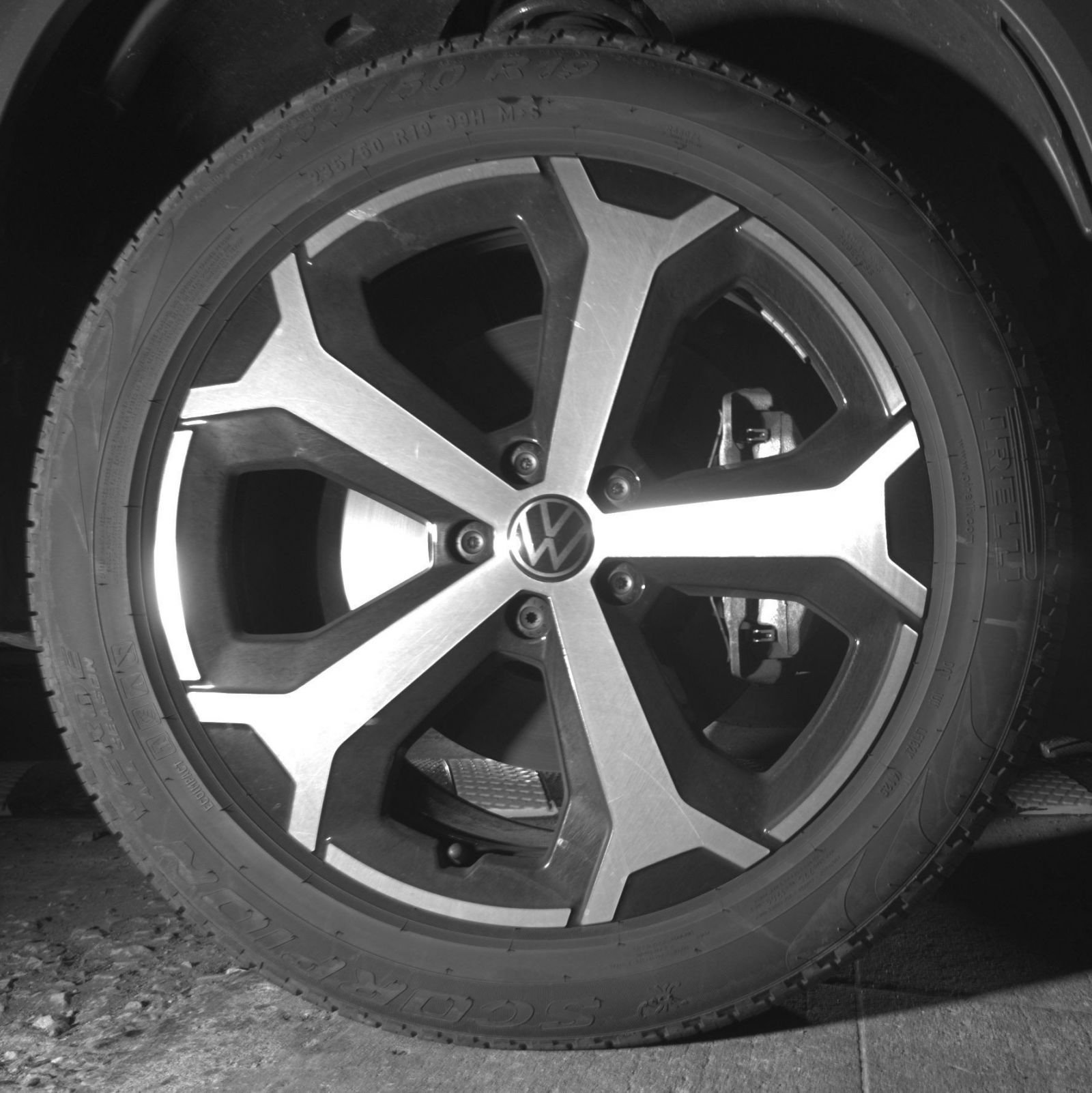 Used 2026 Volkswagen Tiguan SE AWD/4WD image 15