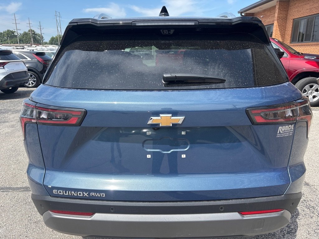Used 2025 Chevrolet Equinox LT w/ Convenience Package II image 4
