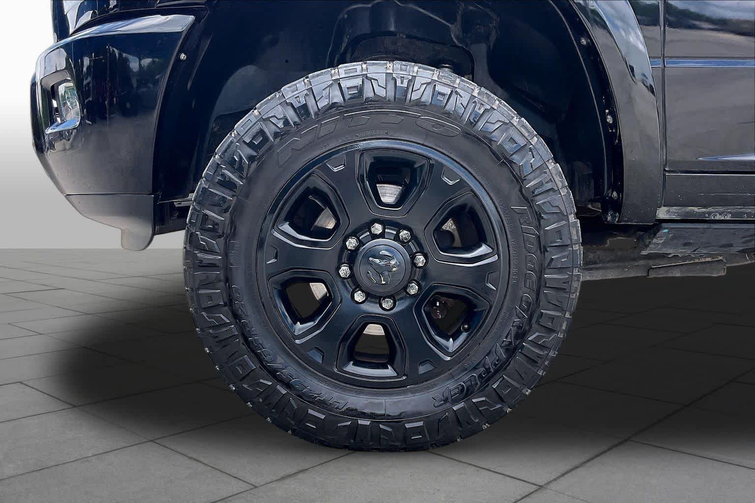 Used 2014 RAM 2500 Laramie w/ Black Appearance Group AWD/4WD image 9