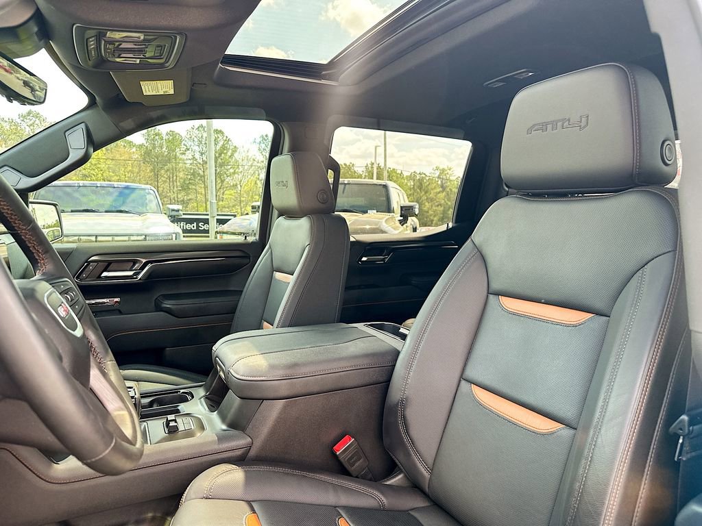 Used 2024 GMC Sierra 1500 AT4 w/ Technology Package image 8