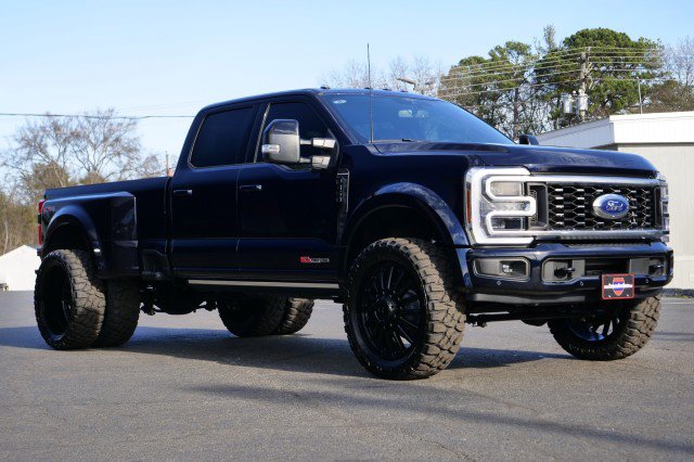 Used 2025 Ford F450 Platinum w/ FX4 Off-Road Package image 4