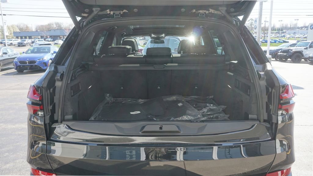 New 2026 BMW X5 xDrive50e image 6