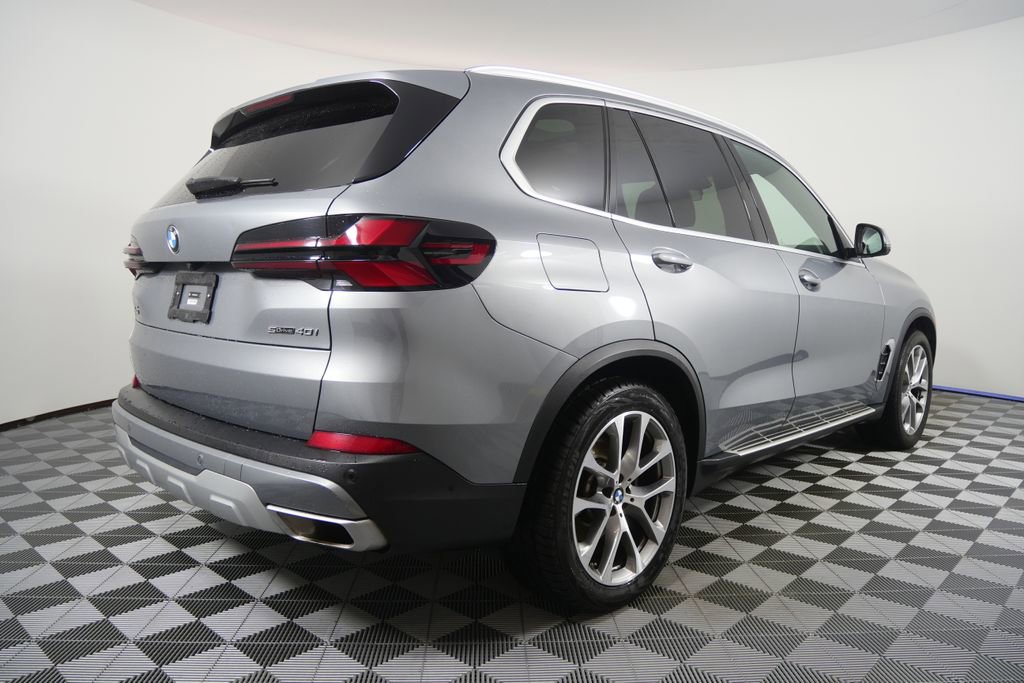 Used 2024 BMW X5 sDrive40i image 3
