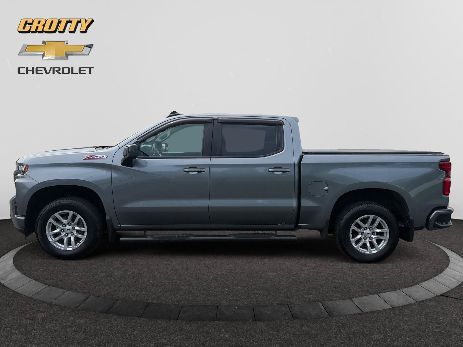 Used 2022 Chevrolet Silverado 1500 RST AWD/4WD image 2