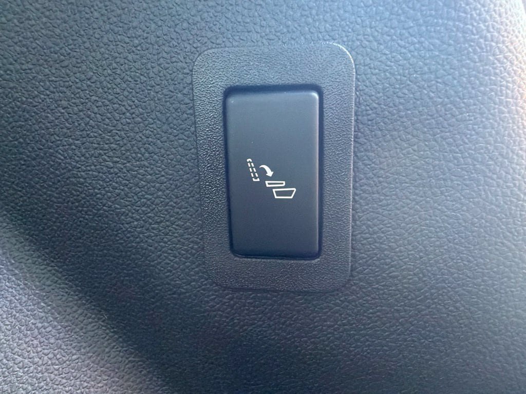 New 2026 GMC Yukon AT4 Ultimate w/ LPO, Floor Liner Package AWD/4WD image 45