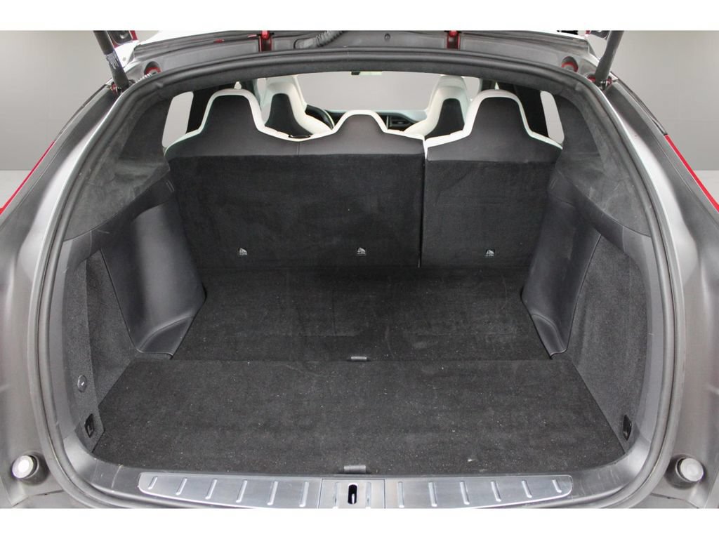 Used 2018 Tesla Model X 75D AWD/4WD image 32