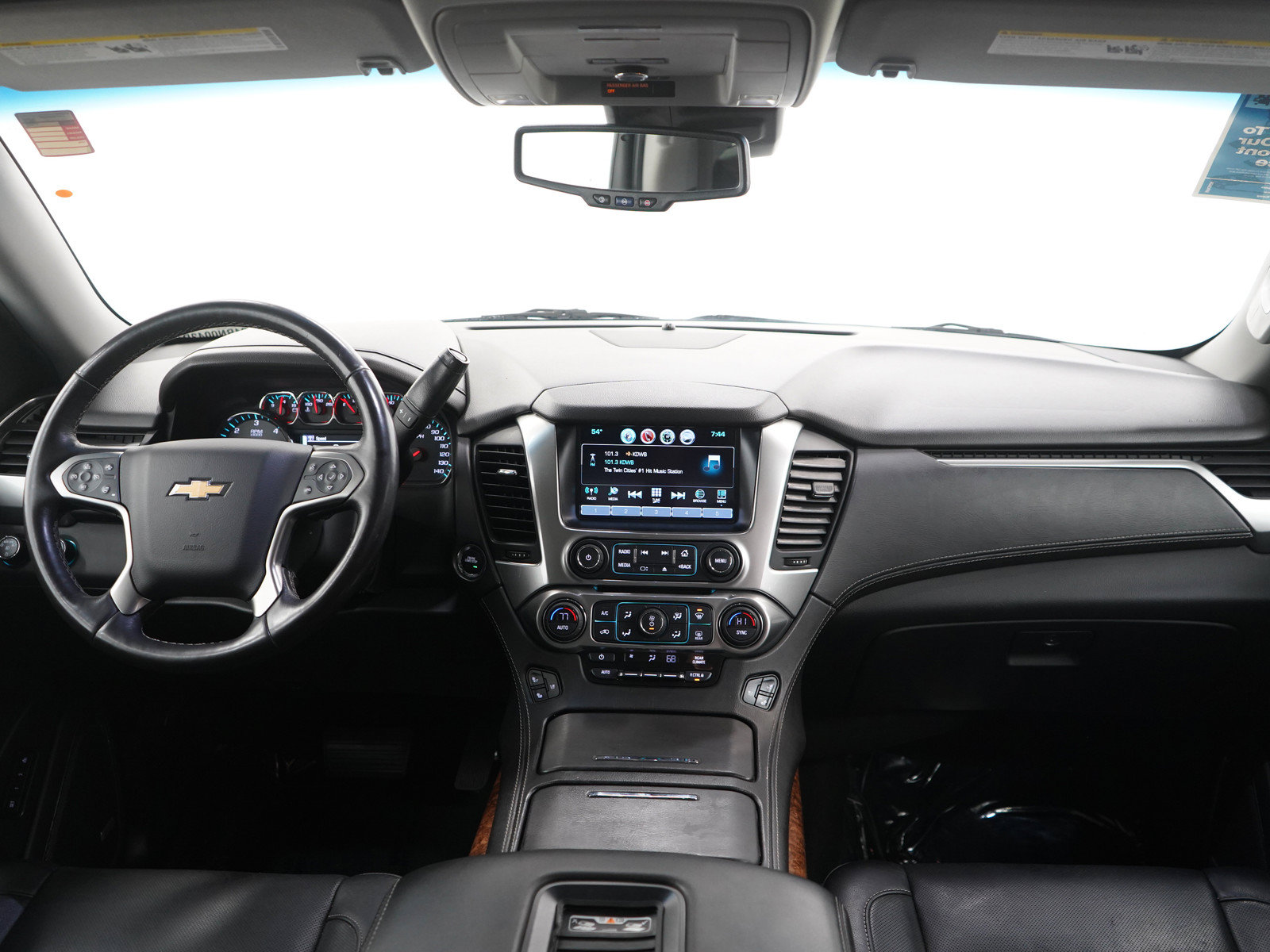 Used 2018 Chevrolet Suburban Premier AWD/4WD image 14