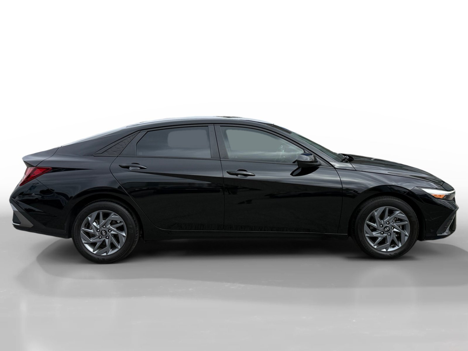 Certified 2024 Hyundai Elantra SEL FWD image 6