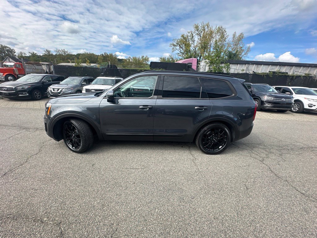 Used 2022 Kia Telluride SX w/ Nightfall Edition Package AWD/4WD image 3