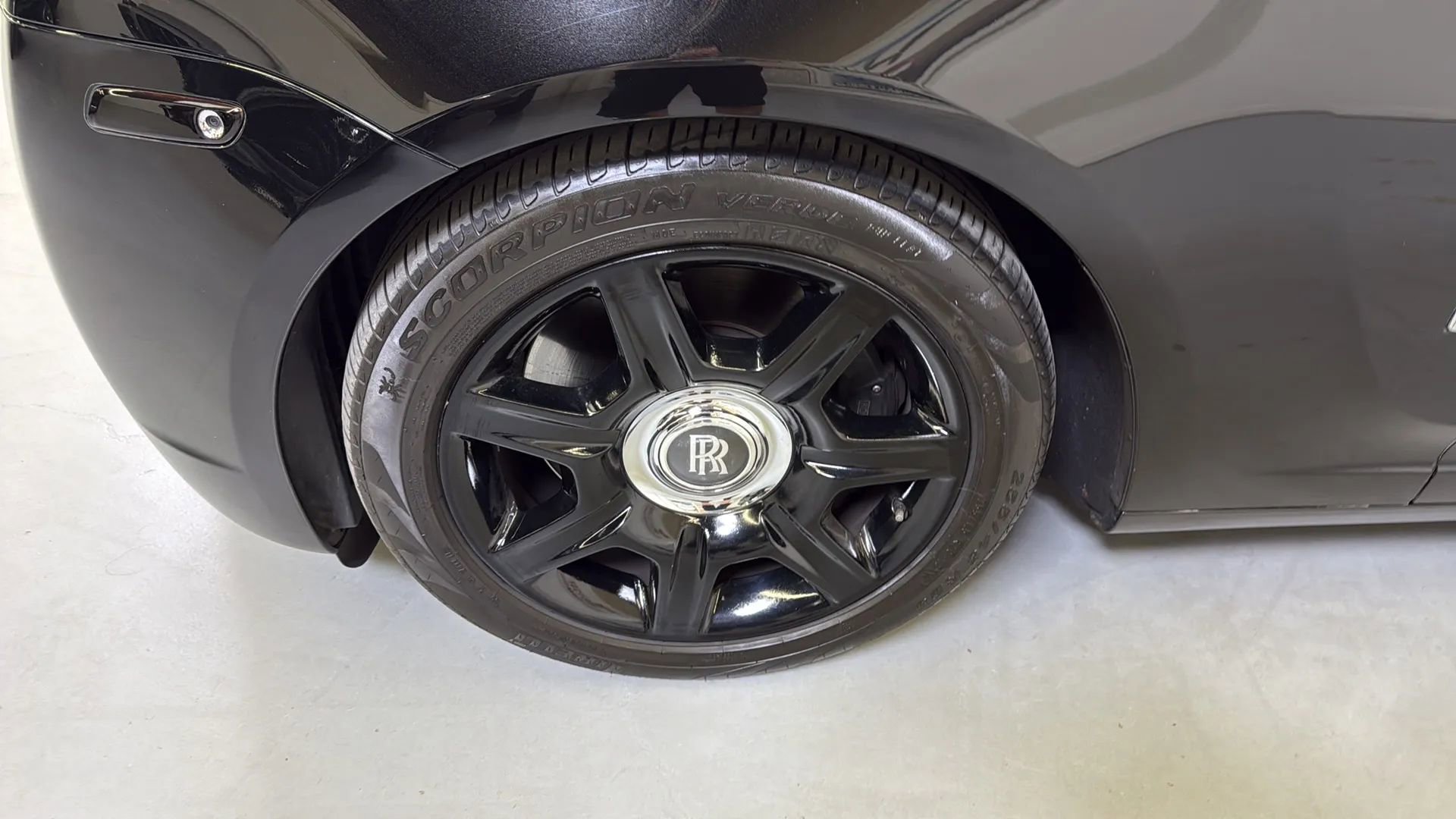 Used 2011 Rolls-Royce Ghost image 35