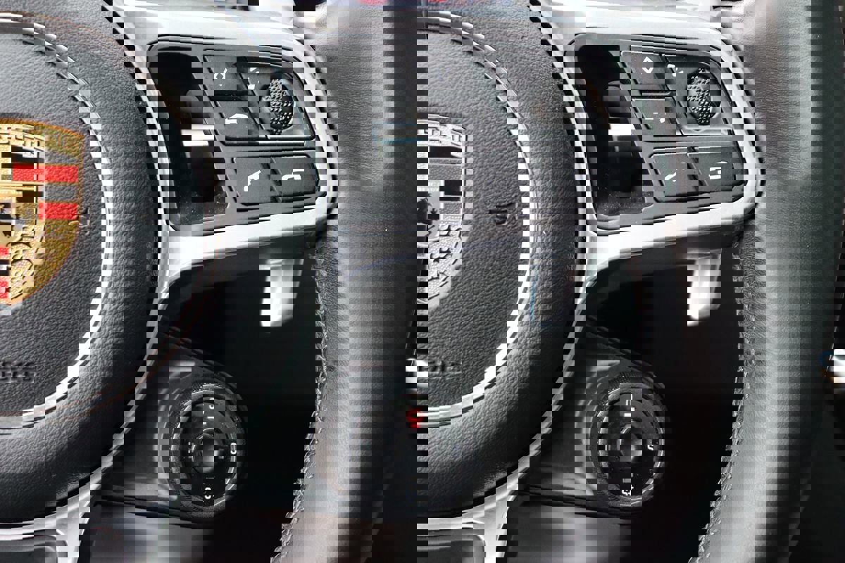 Used 2021 Porsche Cayenne Coupe image 16