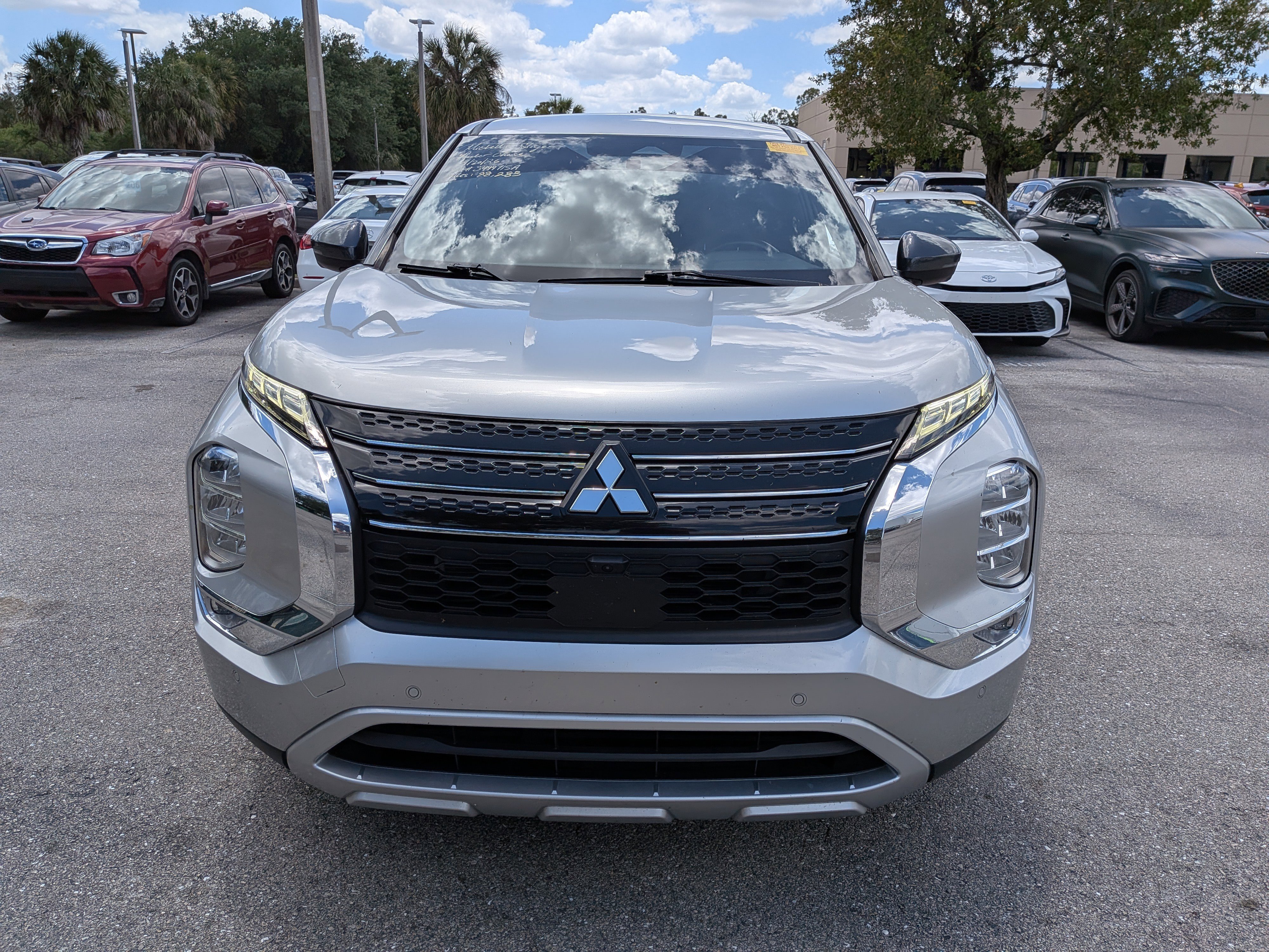 Used 2022 Mitsubishi Outlander SE image 9