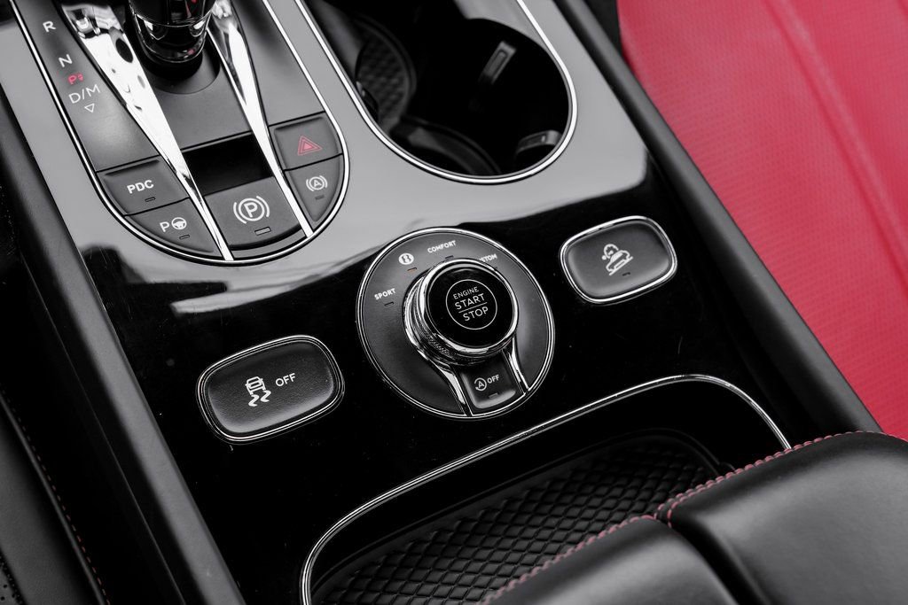 Used 2023 Bentley Bentayga image 19