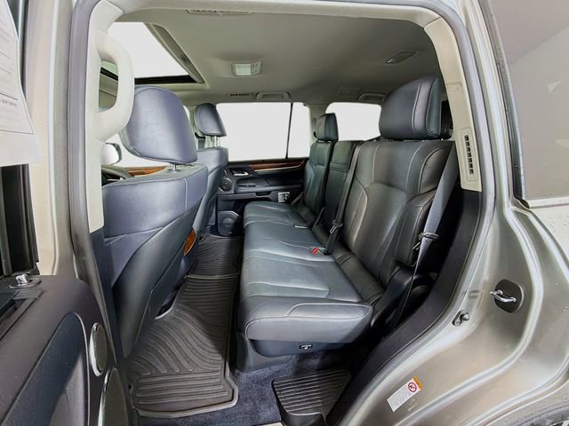 Used 2018 Lexus LX 570 4WD w/ Luxury Package image 21