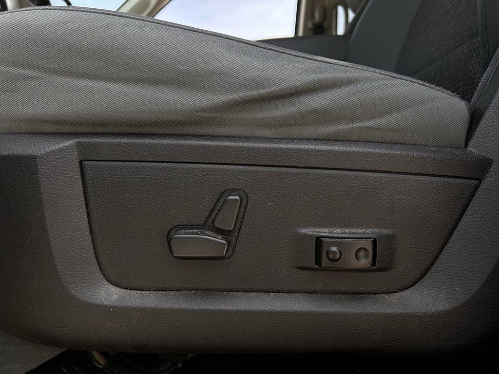 Used 2016 RAM 1500 Lone Star image 26