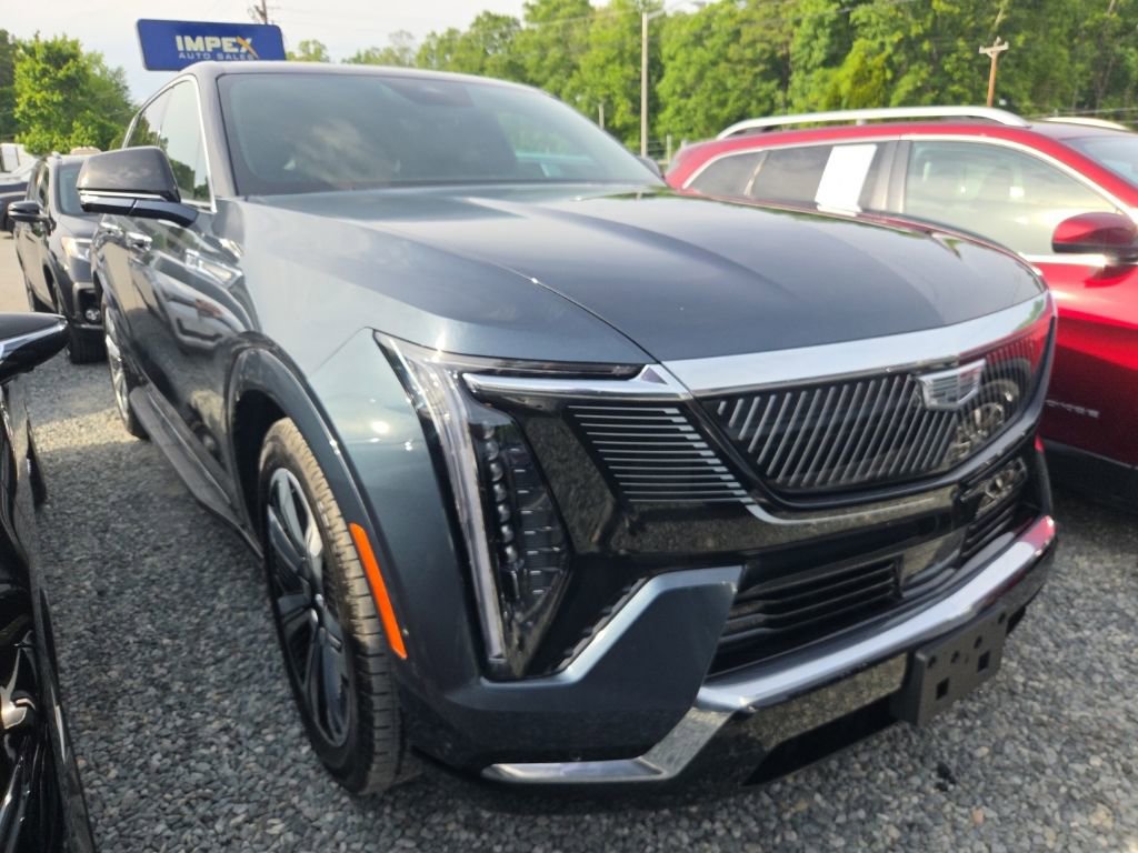 Used 2025 Cadillac Escalade IQ Luxury 1 AWD/4WD image 2