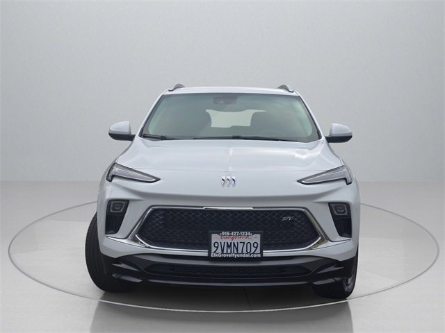 Used 2024 Buick Encore GX Sport Touring image 2