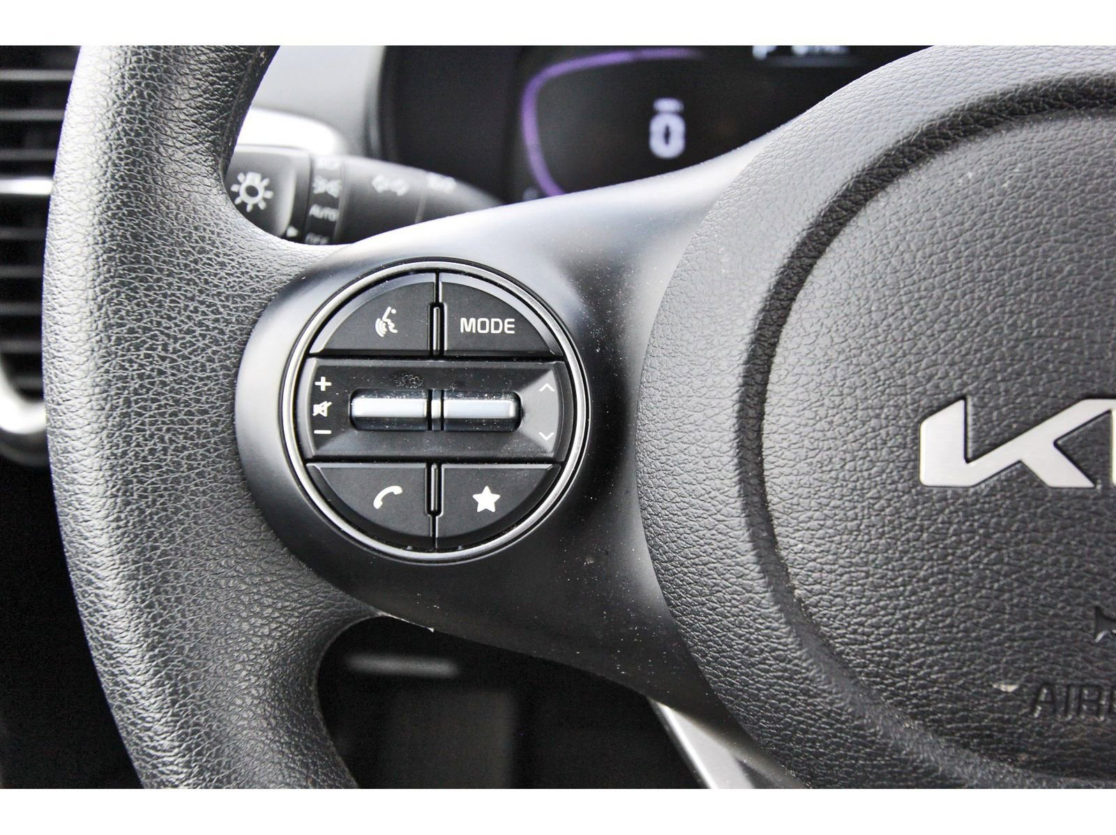 Used 2025 Kia Soul LX image 19