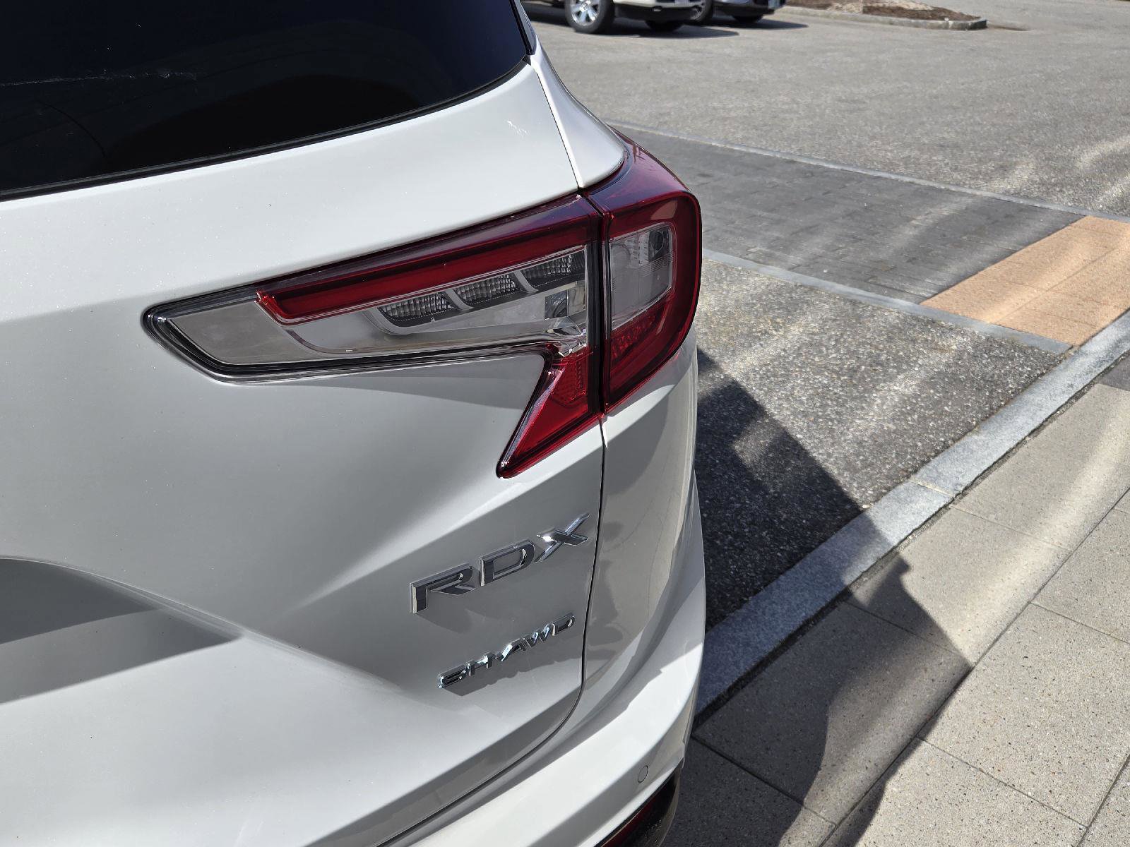 Used 2025 Acura RDX SH-AWD w/ Technology Package image 13