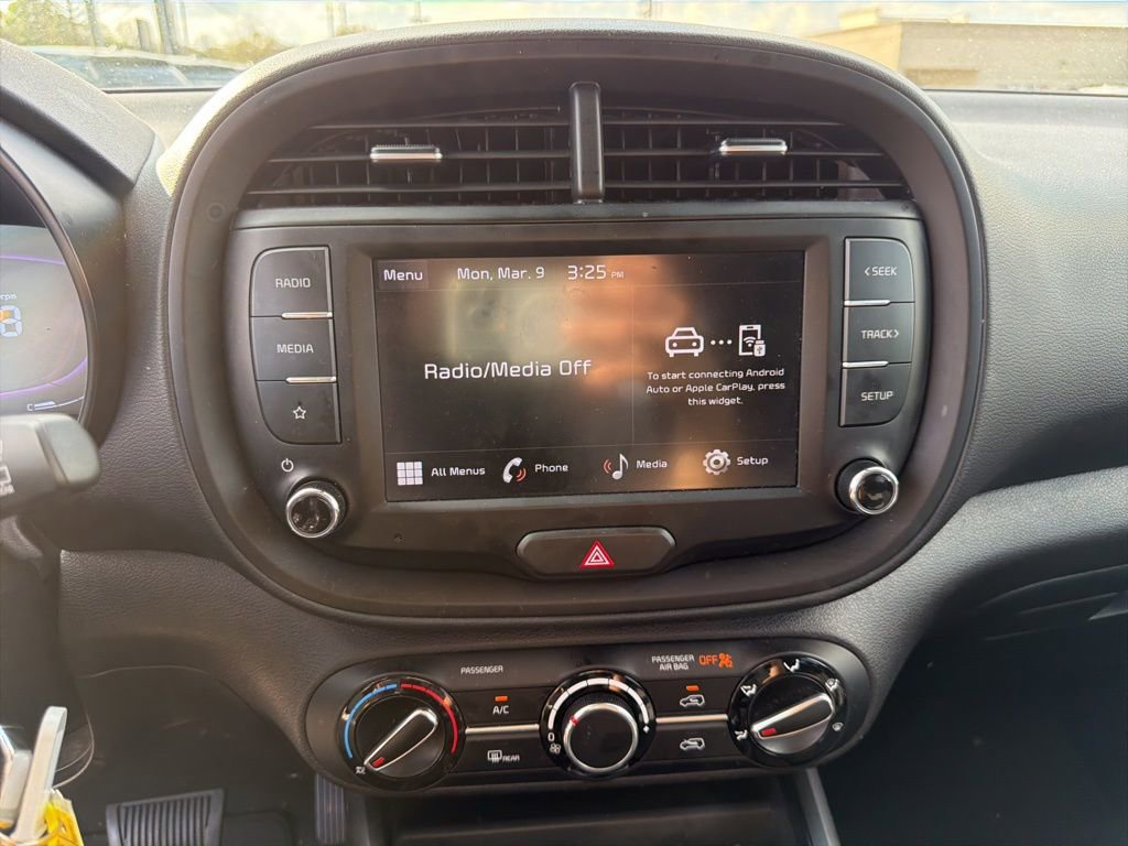 Used 2025 Kia Soul LX w/ LX Technology Package image 19