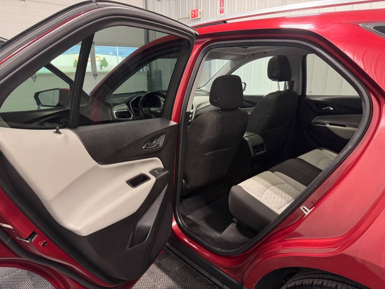Used 2019 Chevrolet Equinox LT w/ LT True North Edition AWD/4WD image 14