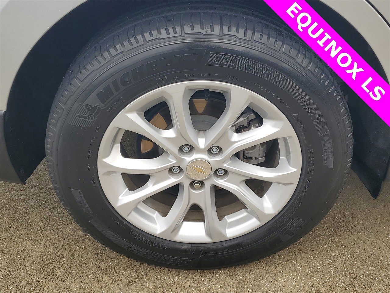 Used 2019 Chevrolet Equinox LS w/ LS Convenience Package image 5
