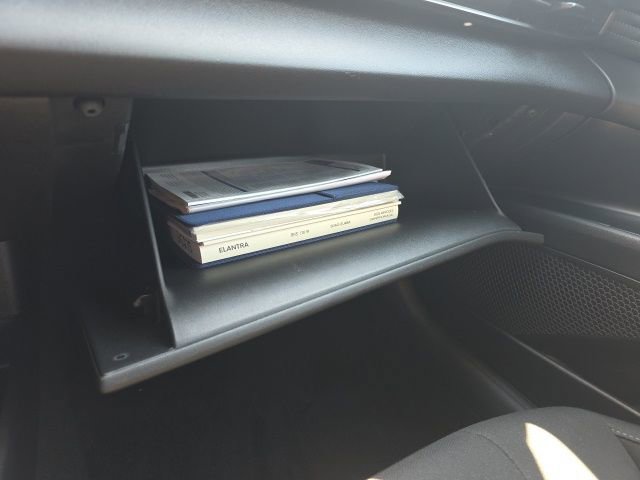 Certified 2025 Hyundai Elantra Sport w/ Cargo Package image 15