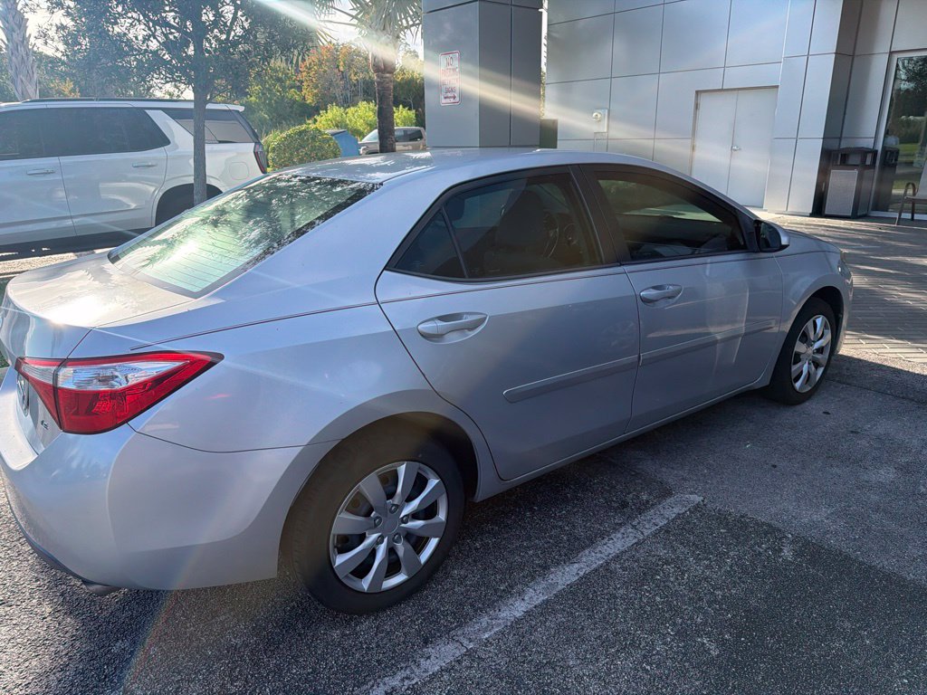 Used 2016 Toyota Corolla LE FWD image 3