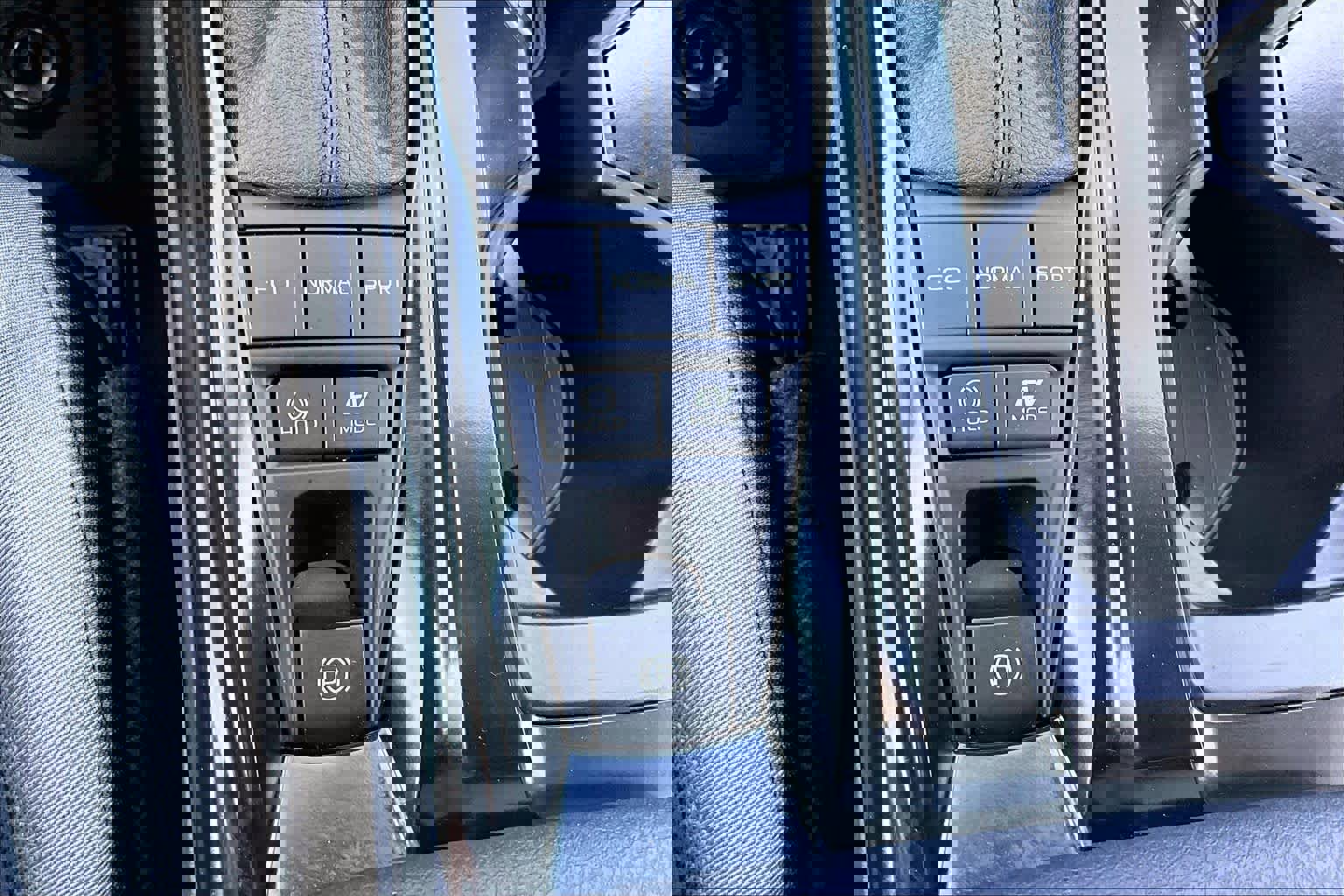 Used 2025 Toyota Camry LE w/ Convenience Package image 34