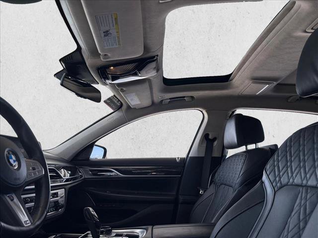 Used 2022 BMW M760i xDrive w/ Luxury Rear Seating Package image 16