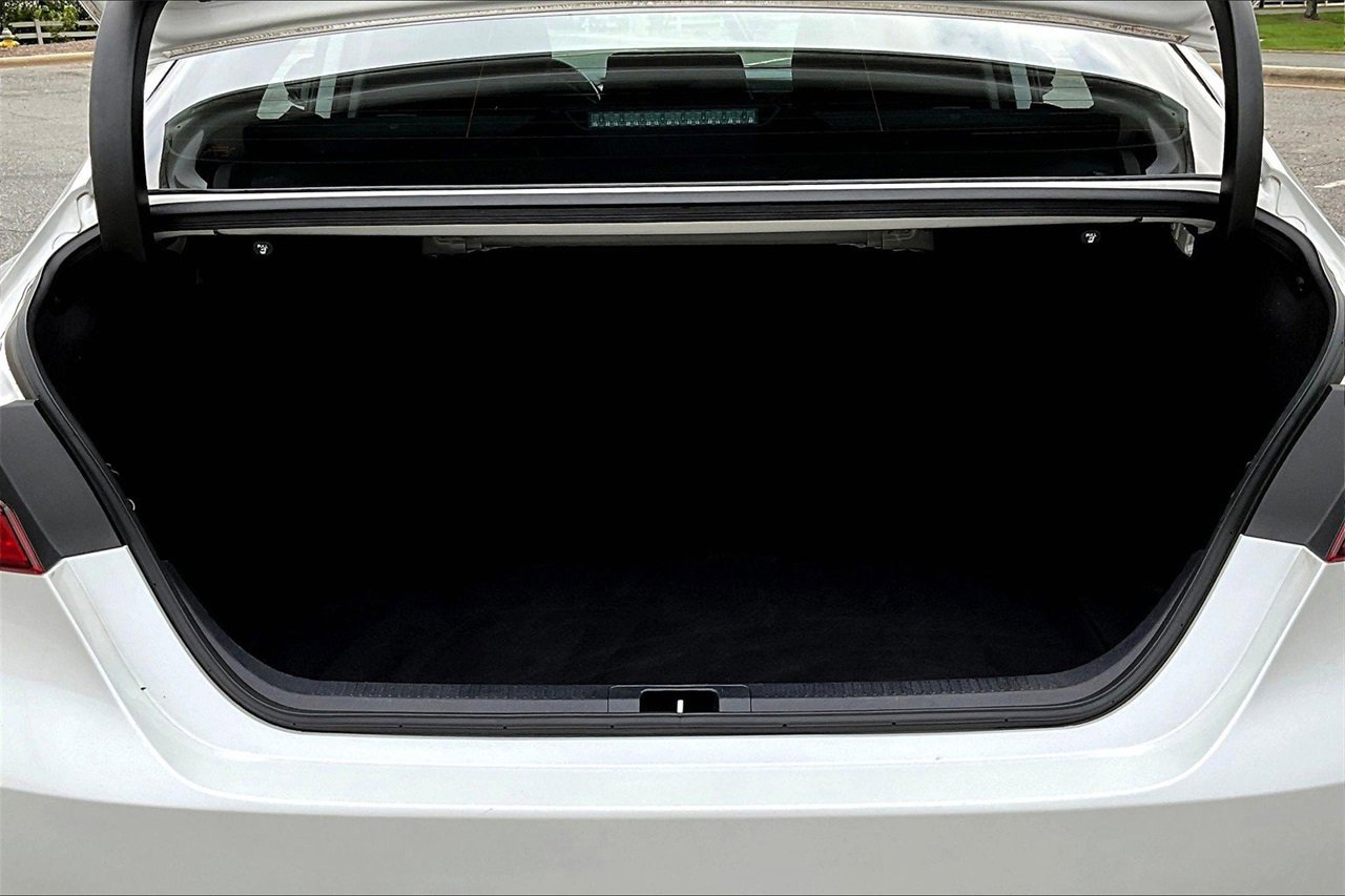 Used 2021 Toyota Camry XSE image 24